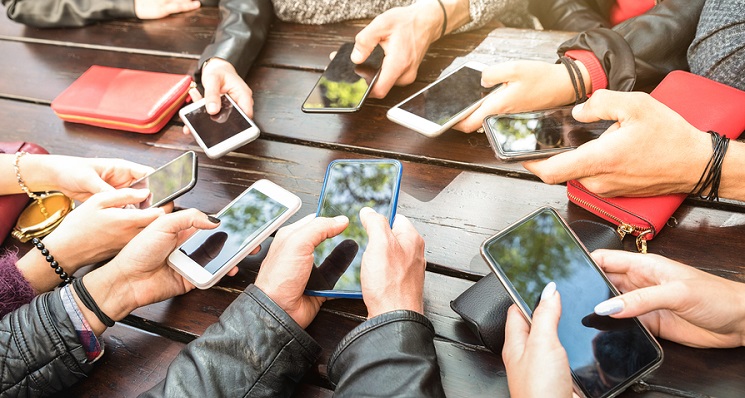 Consumers Shift to Mobile Means Marketers Must Rethink Their Content Strategy